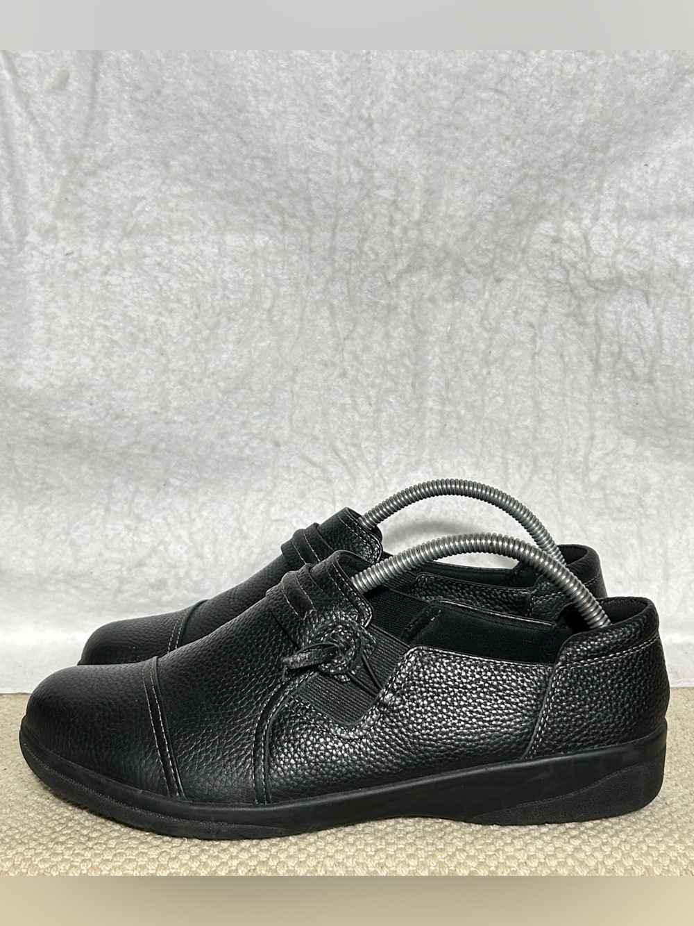 Clarks Womens Black Leather Cheyn Madi Casual Slip On Flats Loafers Shoes SZ 8W - Picture 2 of 11